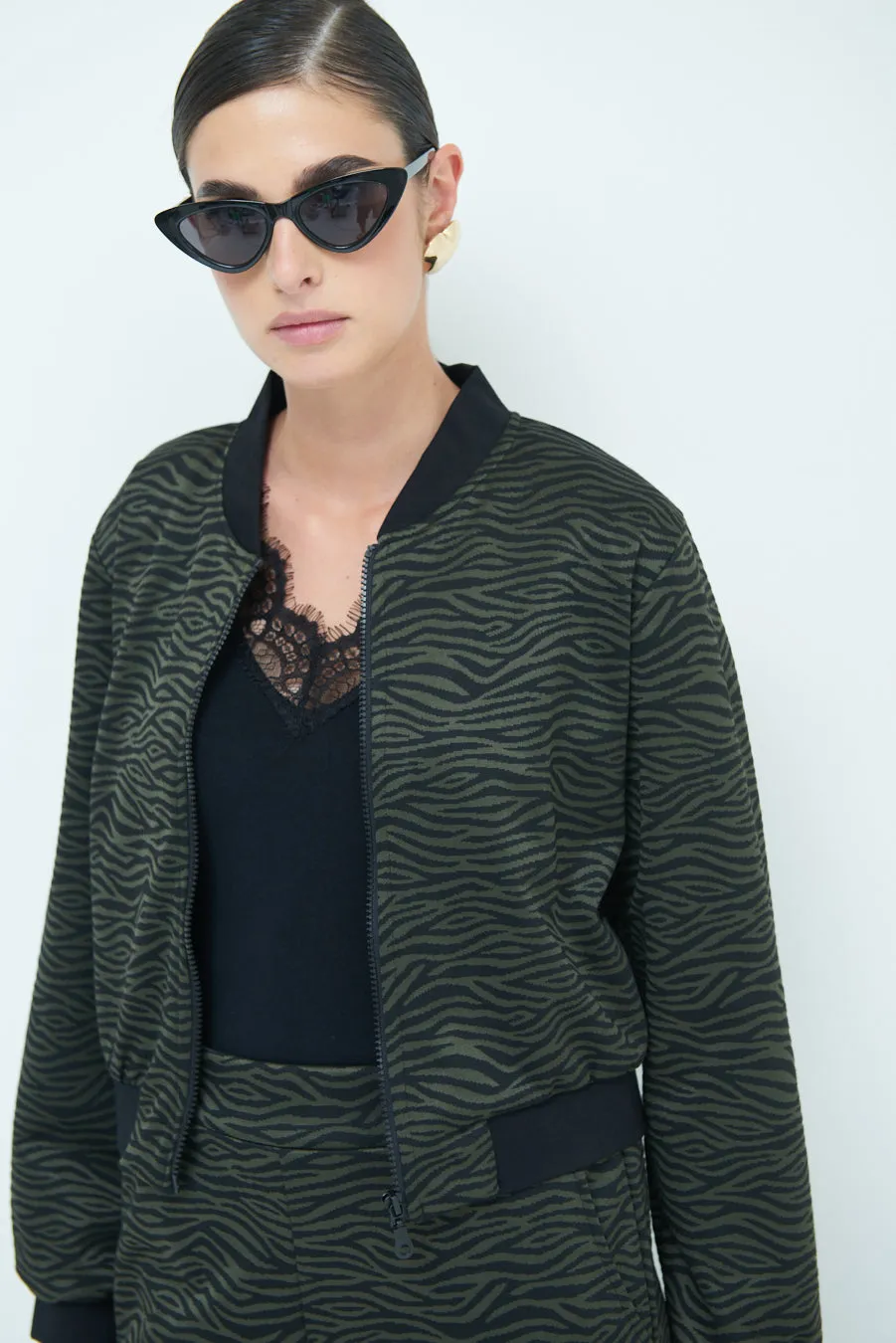 Chic bomber jacket with ribbed cuffs wholesale