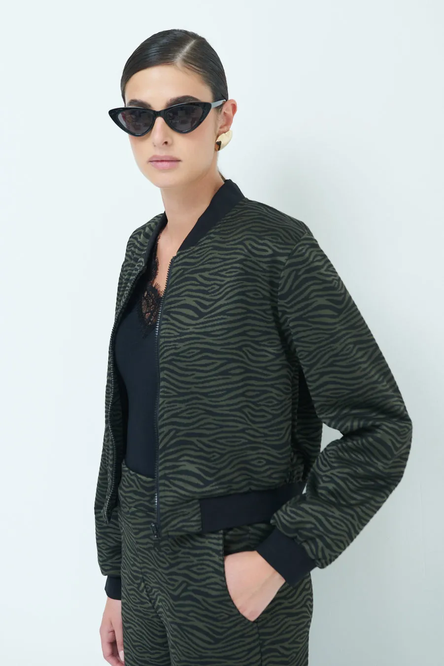 Chic bomber jacket with ribbed cuffs wholesale