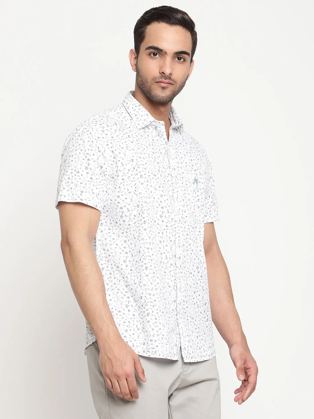 Men's White Casual Floral Print Half Sleeve Shirt